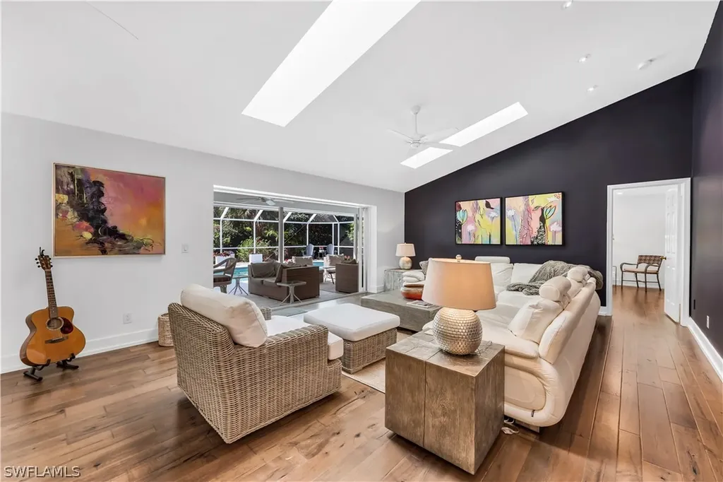 183 Edgemere Way S Naples FL 34105
