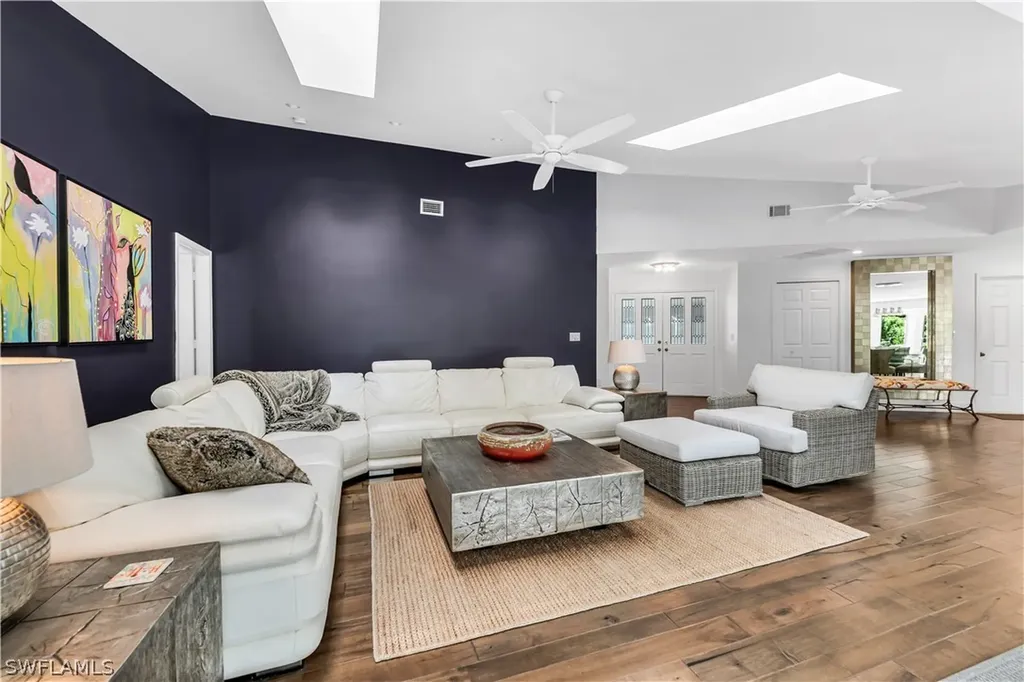 183 Edgemere Way S Naples FL 34105