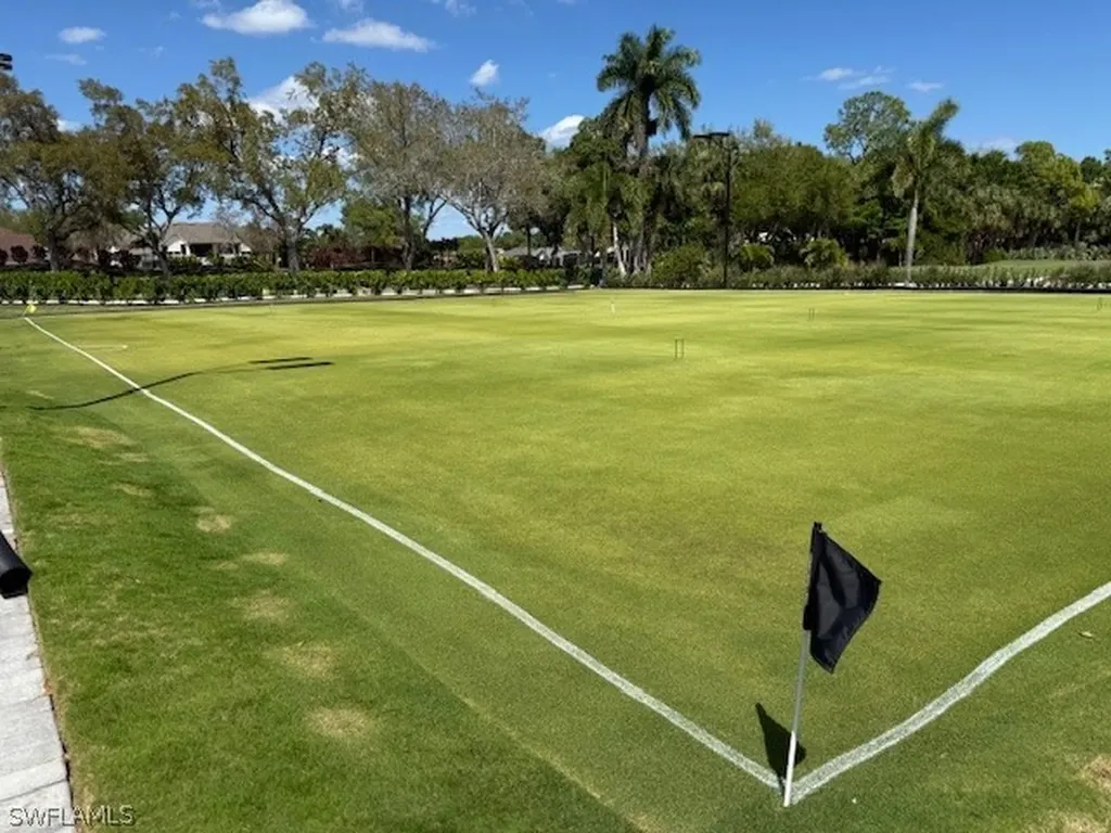 183 Edgemere Way S Naples FL 34105