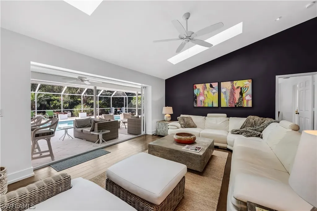 183 Edgemere Way S Naples FL 34105