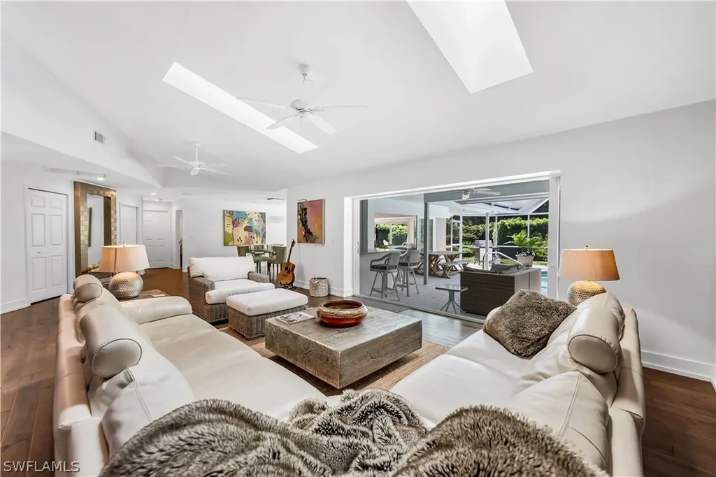 183 Edgemere Way S Naples FL 34105