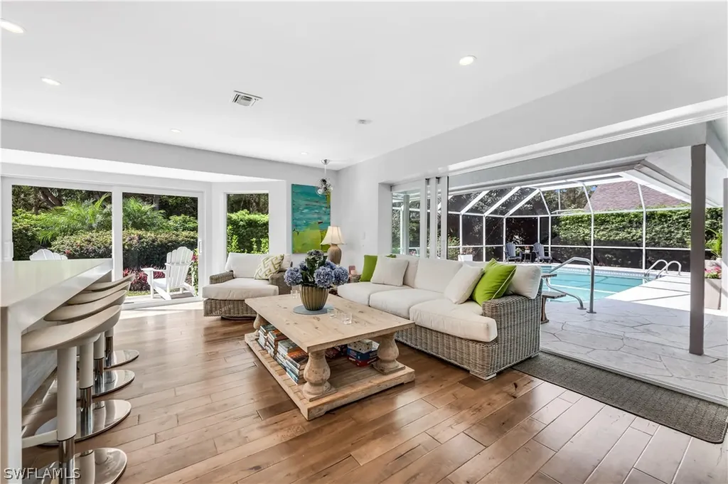 183 Edgemere Way S Naples FL 34105
