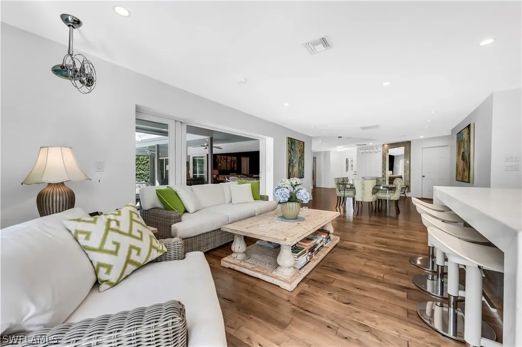 183 Edgemere Way S Naples FL 34105