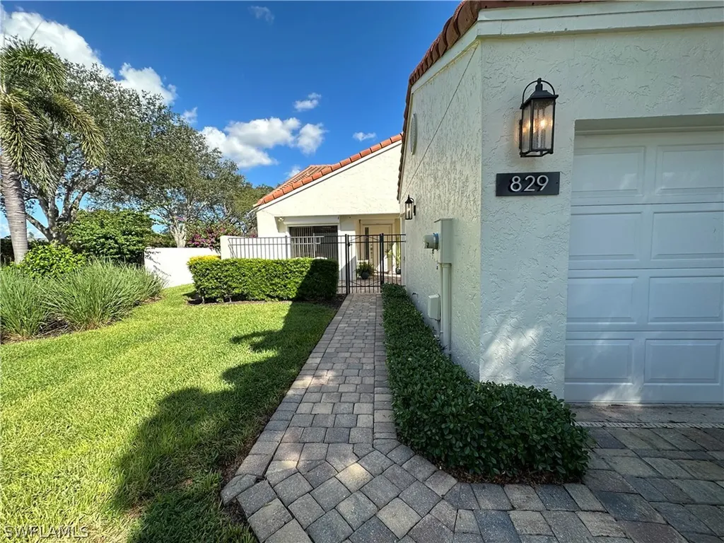 829 Reef Point Circle Naples FL 34108