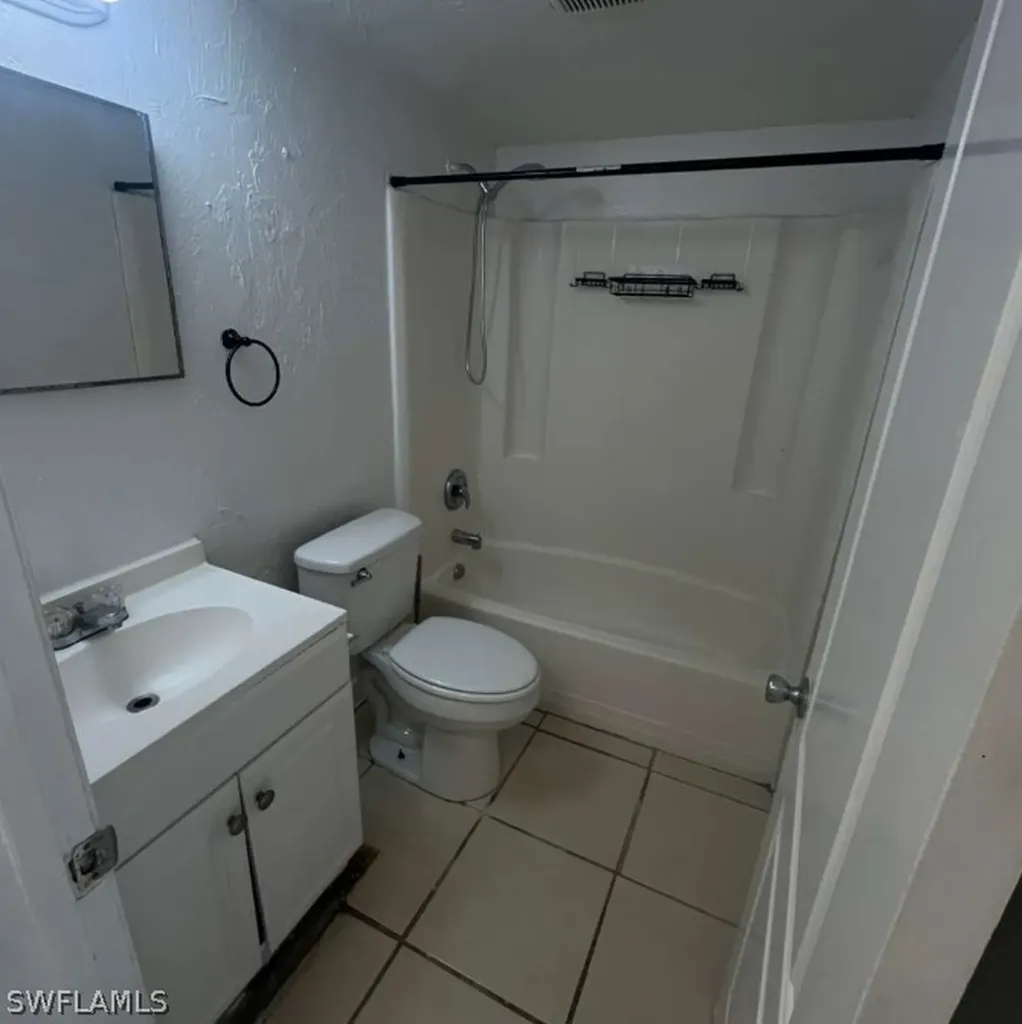 3838 Madison Avenue Fort Myers FL 33916