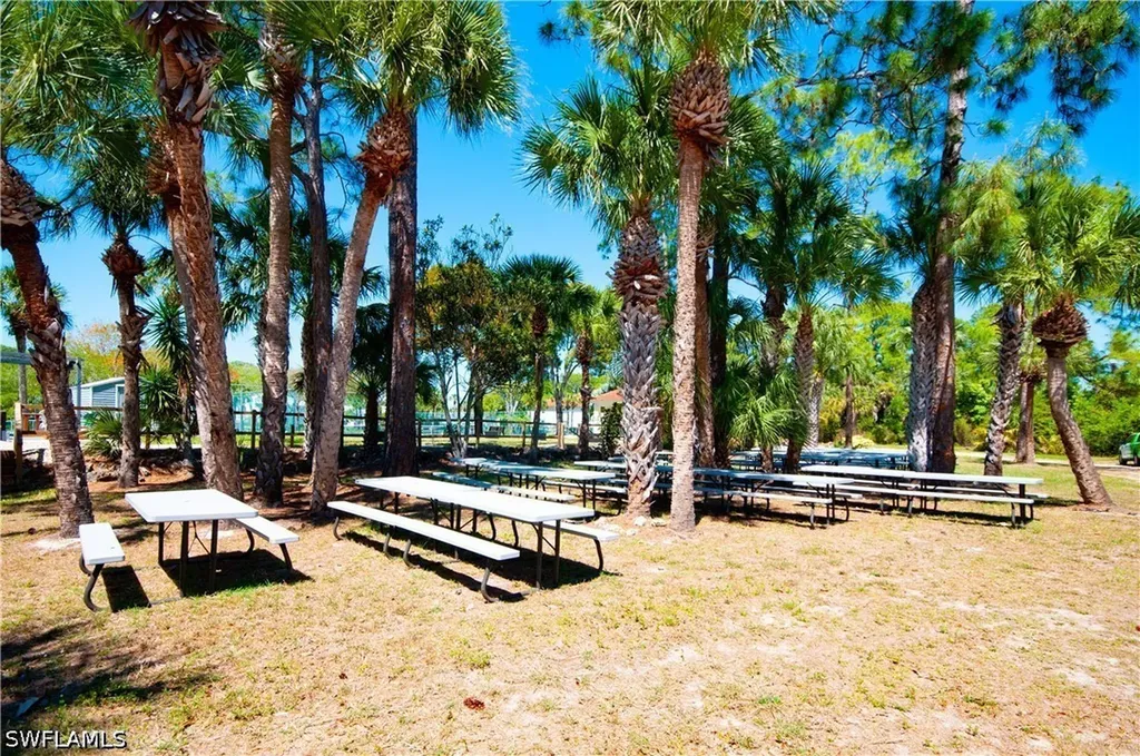 515 Gabriel Circle Naples FL 34104