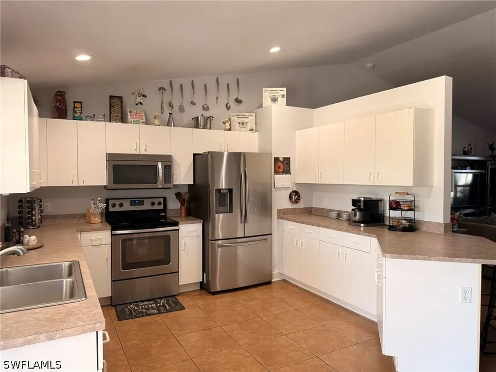 843 Nyasa Avenue Fort Myers FL 33913