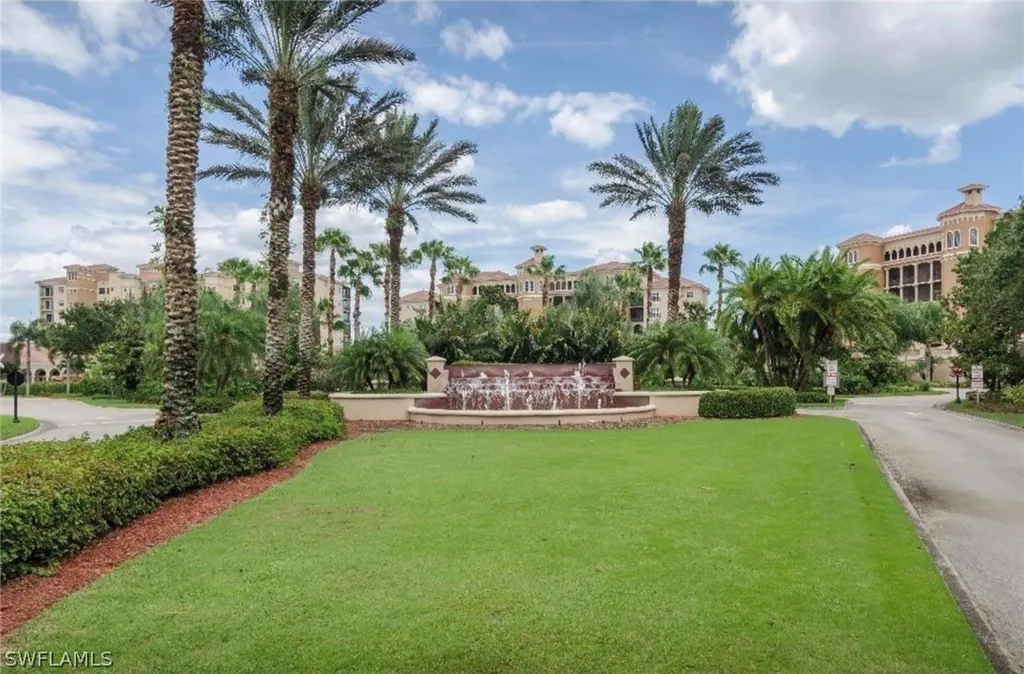 580 El Camino Real Naples FL 34119