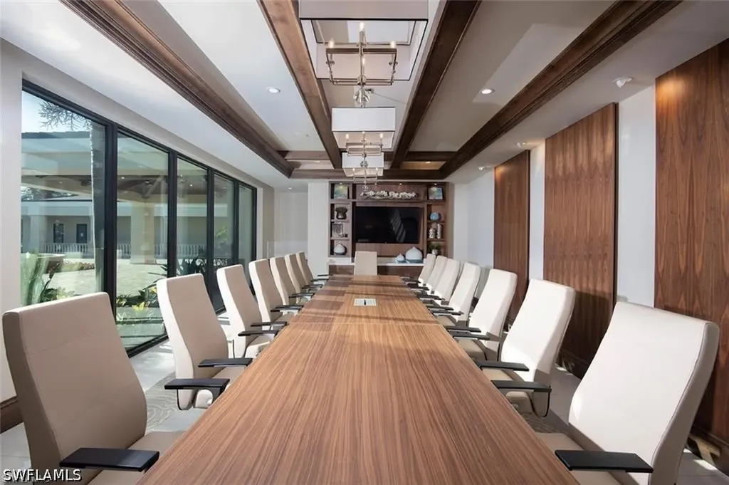 580 El Camino Real Naples FL 34119