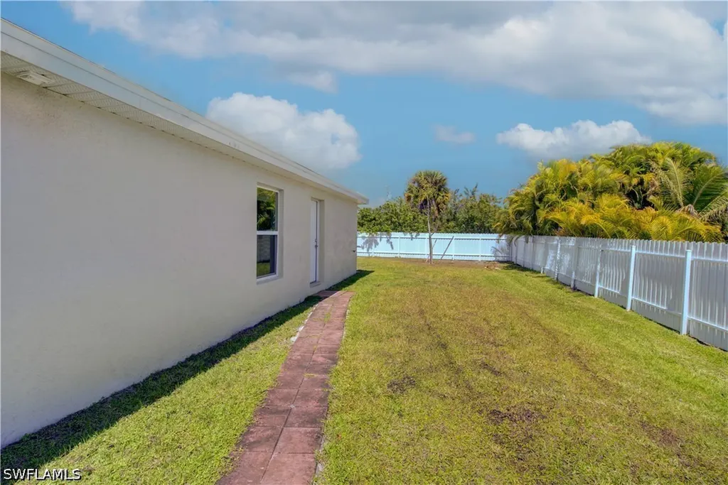 2017 NE 39th Terrace Cape Coral FL 33909