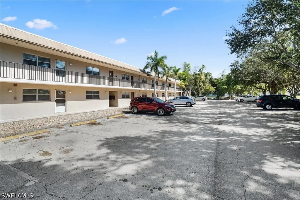 1560 Colonial Boulevard Fort Myers FL 33907