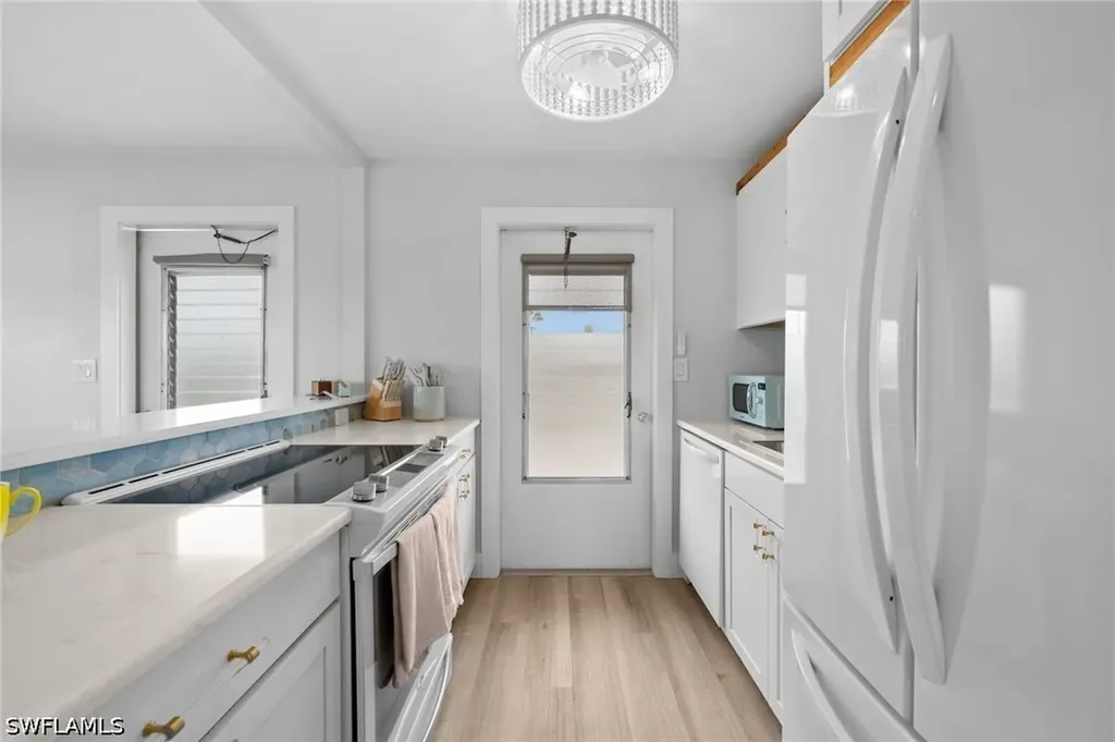 1550 Gulf Shore Boulevard N Naples FL 34102