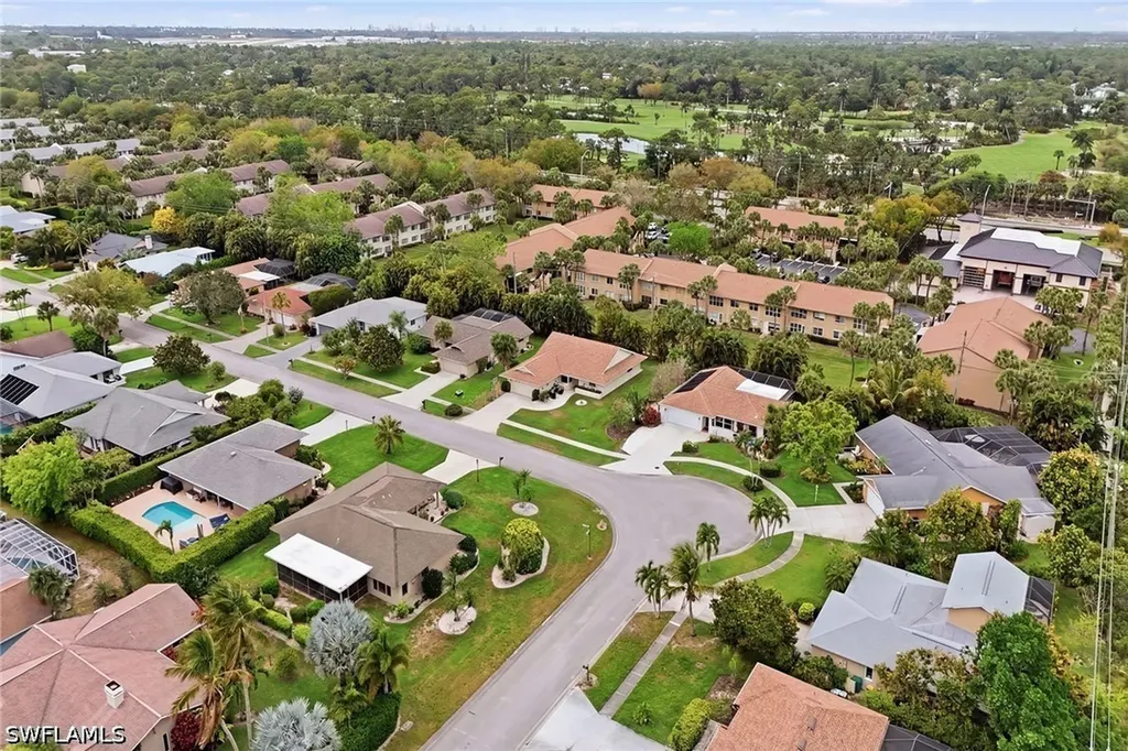 4581 Chippendale Drive Naples FL 34112