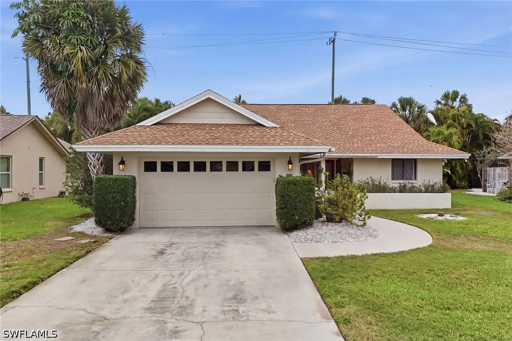 4581 Chippendale Drive Naples FL 34112