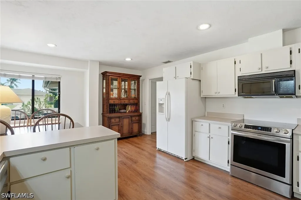 4581 Chippendale Drive Naples FL 34112