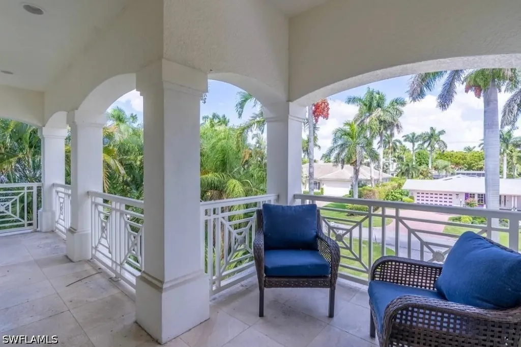 428 Rudder Road Naples FL 34102
