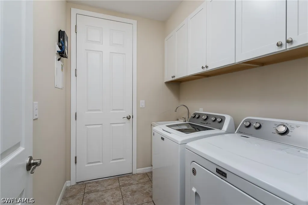 14943 Edgewater Circle Naples FL 34114