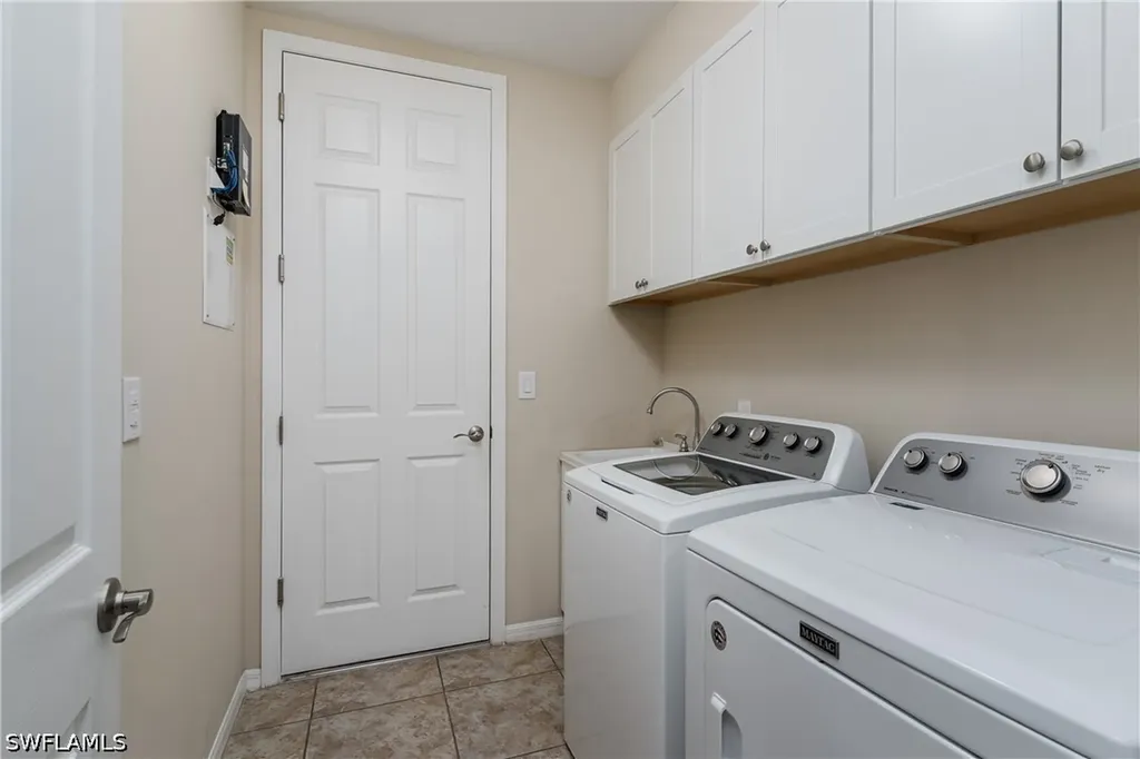14943 Edgewater Circle Naples FL 34114