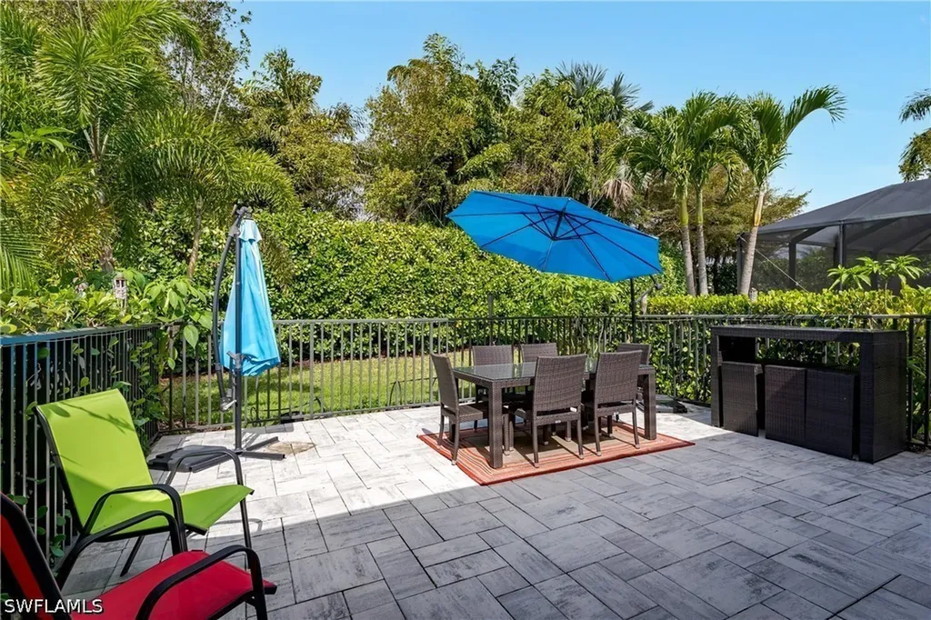 14943 Edgewater Circle Naples FL 34114
