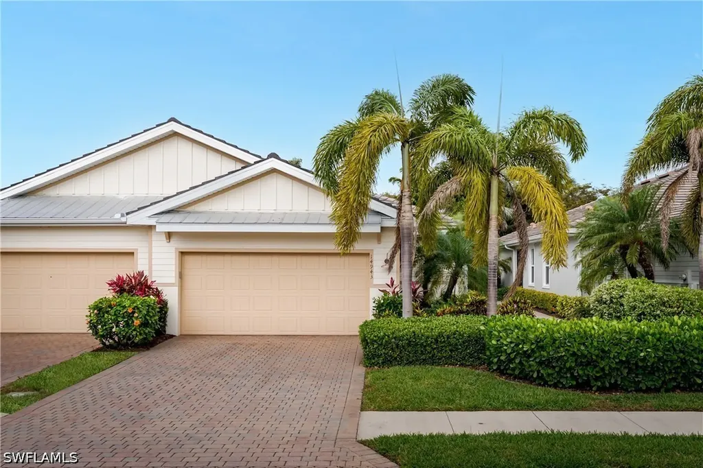 14943 Edgewater Circle Naples FL 34114