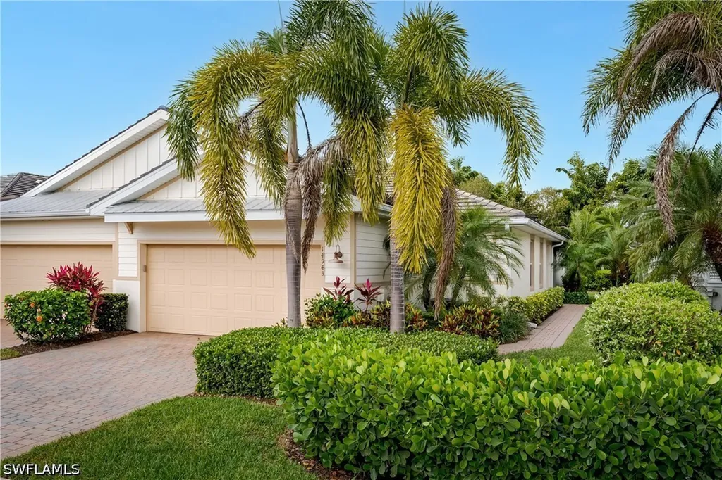 14943 Edgewater Circle Naples FL 34114