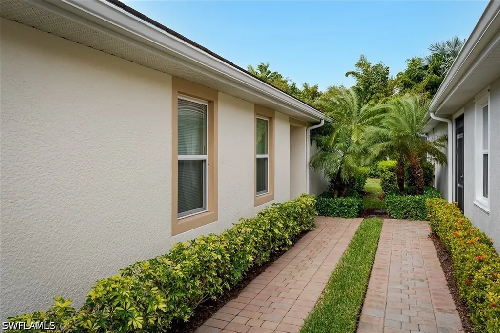 14943 Edgewater Circle Naples FL 34114