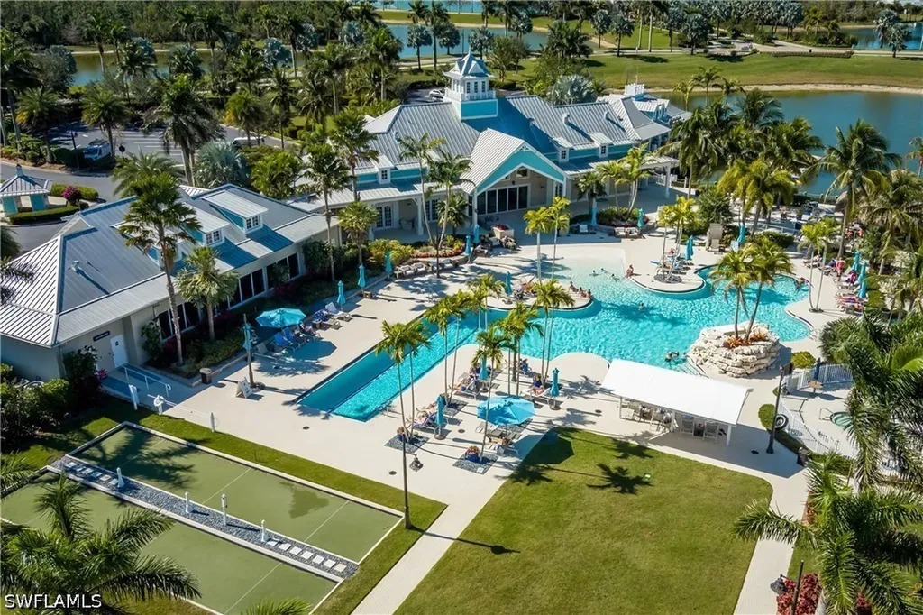 14943 Edgewater Circle Naples FL 34114