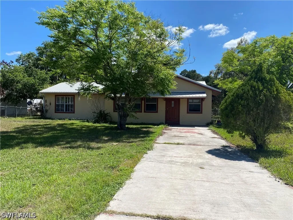 4014 N Edgewater Circle Labelle FL 33935