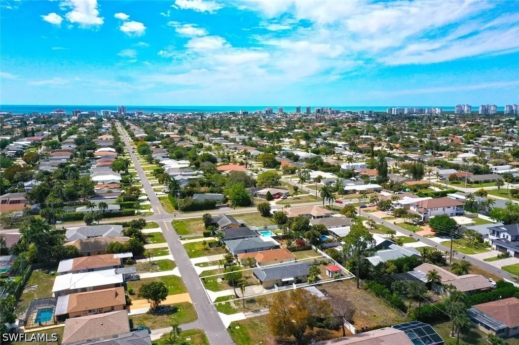 819 98th Avenue N Naples FL 34108