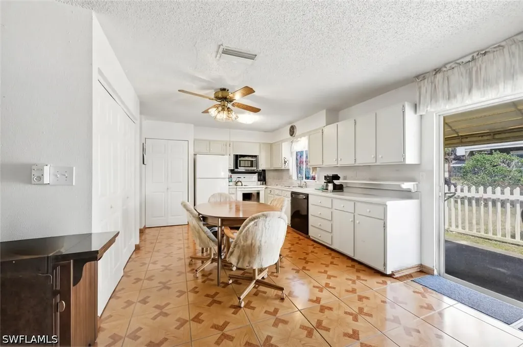 819 98th Avenue N Naples FL 34108