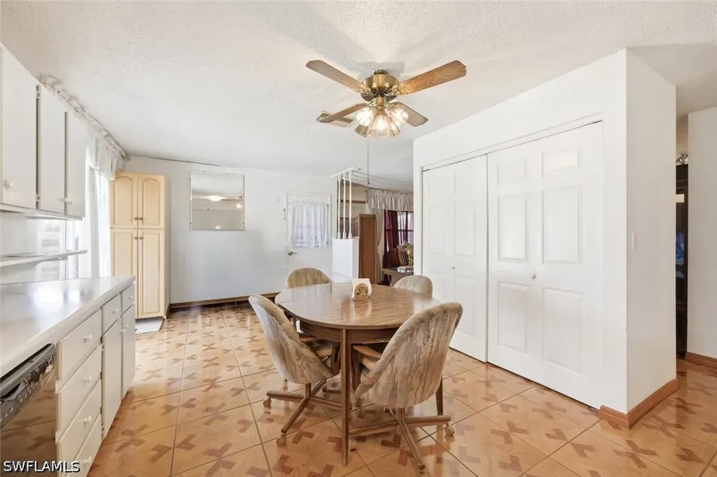 819 98th Avenue N Naples FL 34108