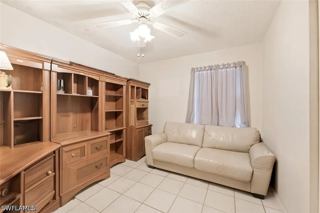 819 98th Avenue N Naples FL 34108