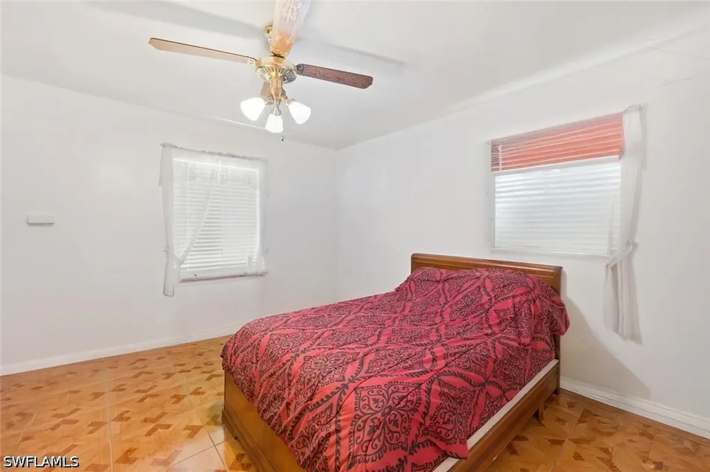 819 98th Avenue N Naples FL 34108