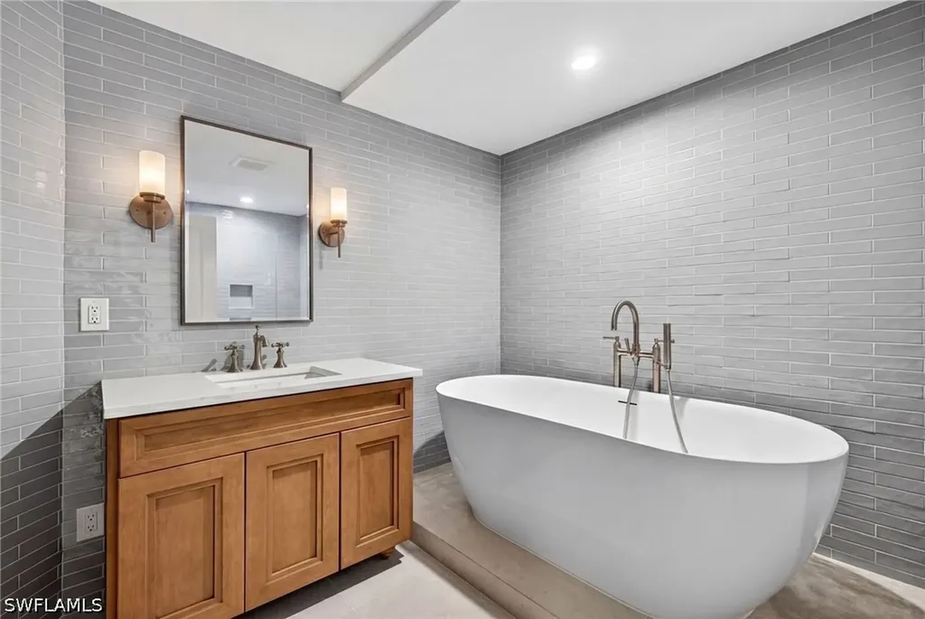 6040 Pelican Bay Boulevard Naples FL 34108