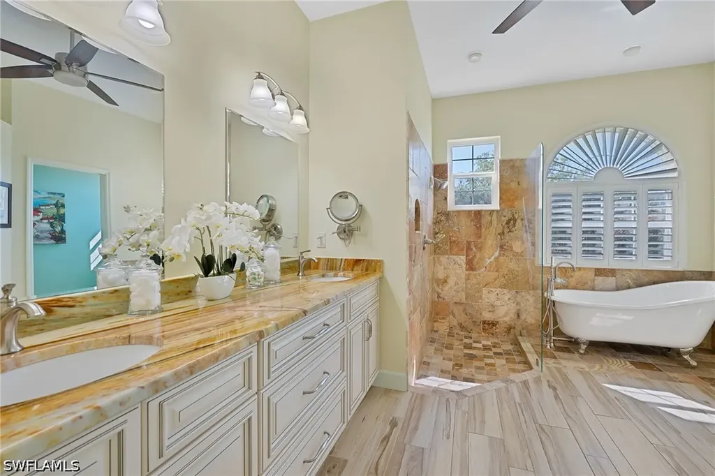 3213 Brookeview Court Naples FL 34120