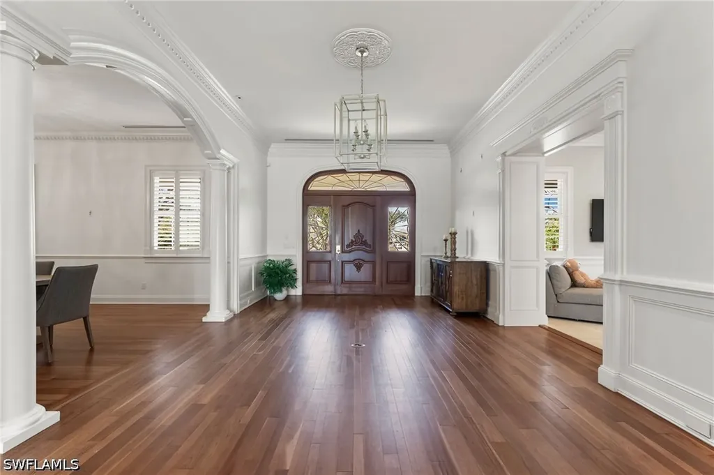2325 Lantern Lane Naples FL 34102