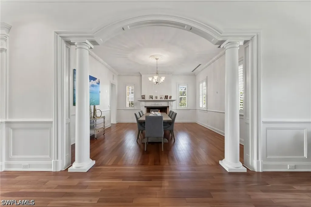 2325 Lantern Lane Naples FL 34102