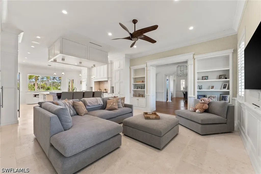 2325 Lantern Lane Naples FL 34102