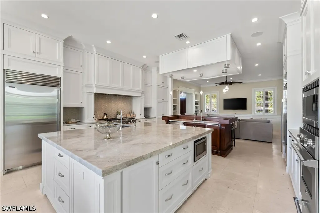 2325 Lantern Lane Naples FL 34102