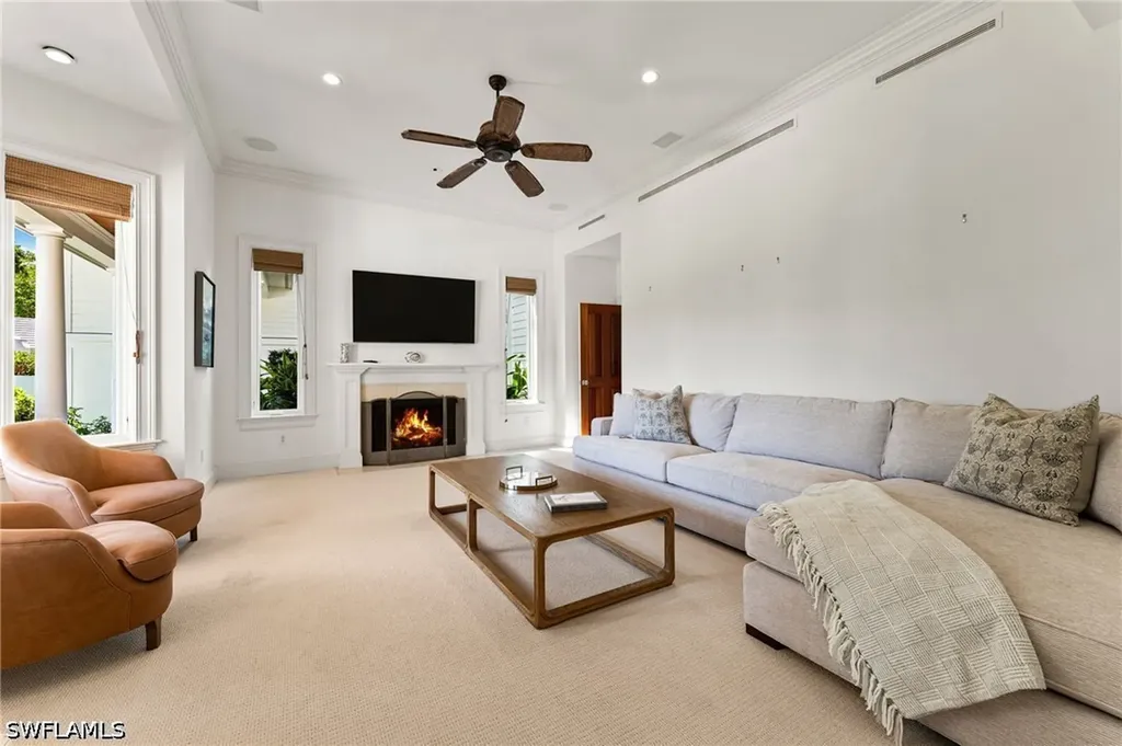 2325 Lantern Lane Naples FL 34102