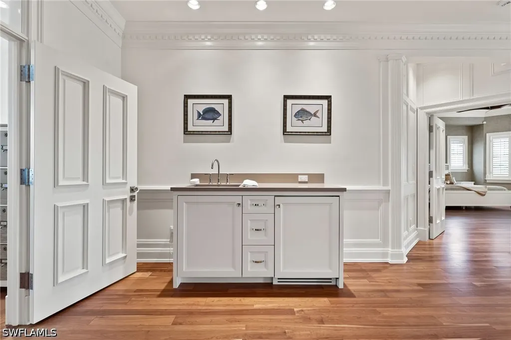 2325 Lantern Lane Naples FL 34102