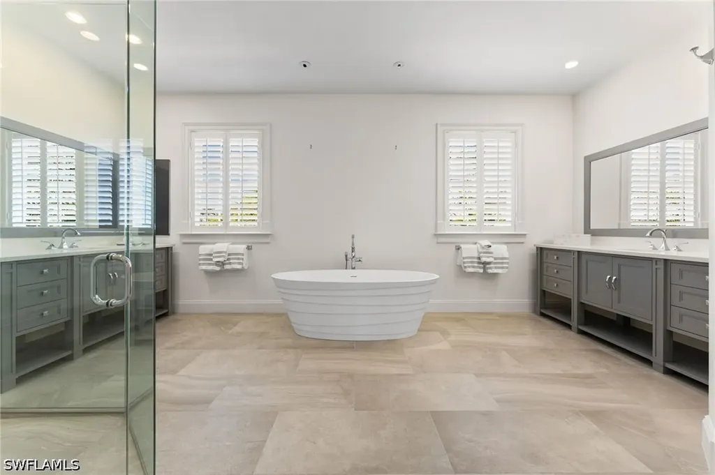 2325 Lantern Lane Naples FL 34102