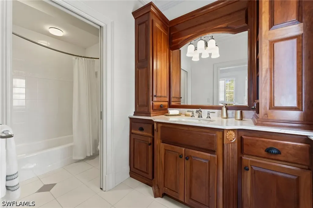 2325 Lantern Lane Naples FL 34102