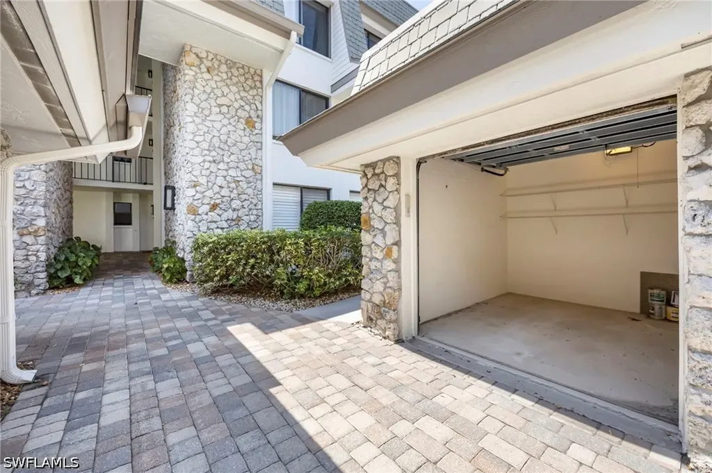 425 Wildwood Lane Naples FL 34105