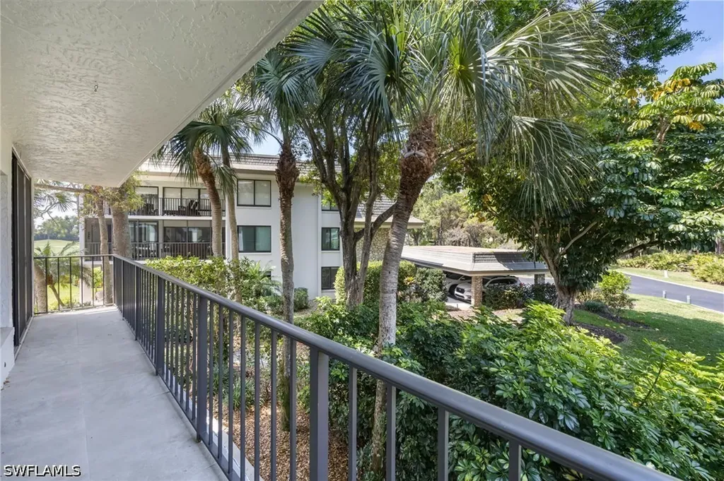 425 Wildwood Lane Naples FL 34105