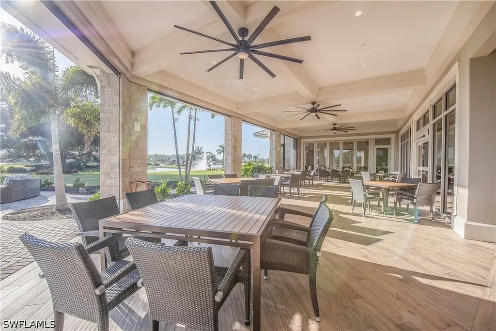 425 Wildwood Lane Naples FL 34105