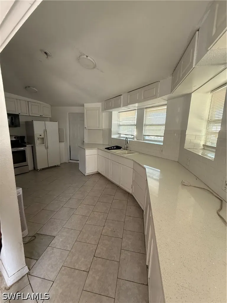 1189 N Tamiami Trail North Fort Myers FL 33903