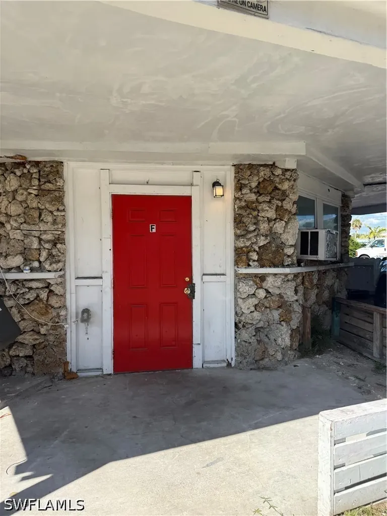 1189 N Tamiami Trail North Fort Myers FL 33903