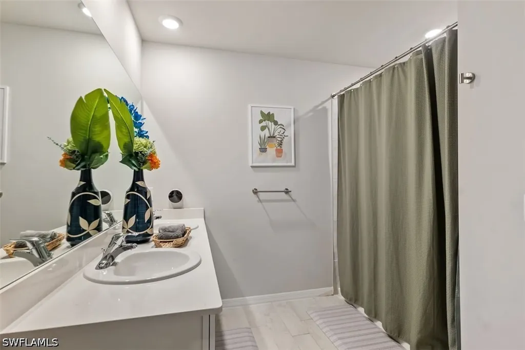 439 NE Juanita Court Cape Coral FL 33909