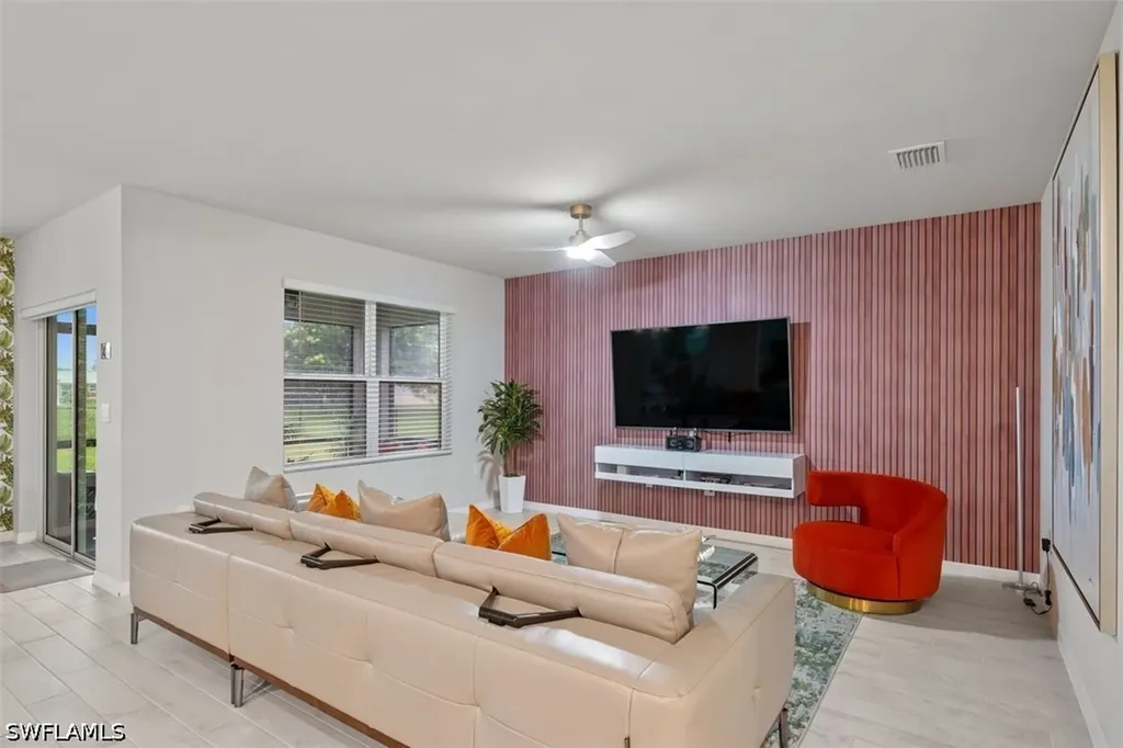 439 NE Juanita Court Cape Coral FL 33909